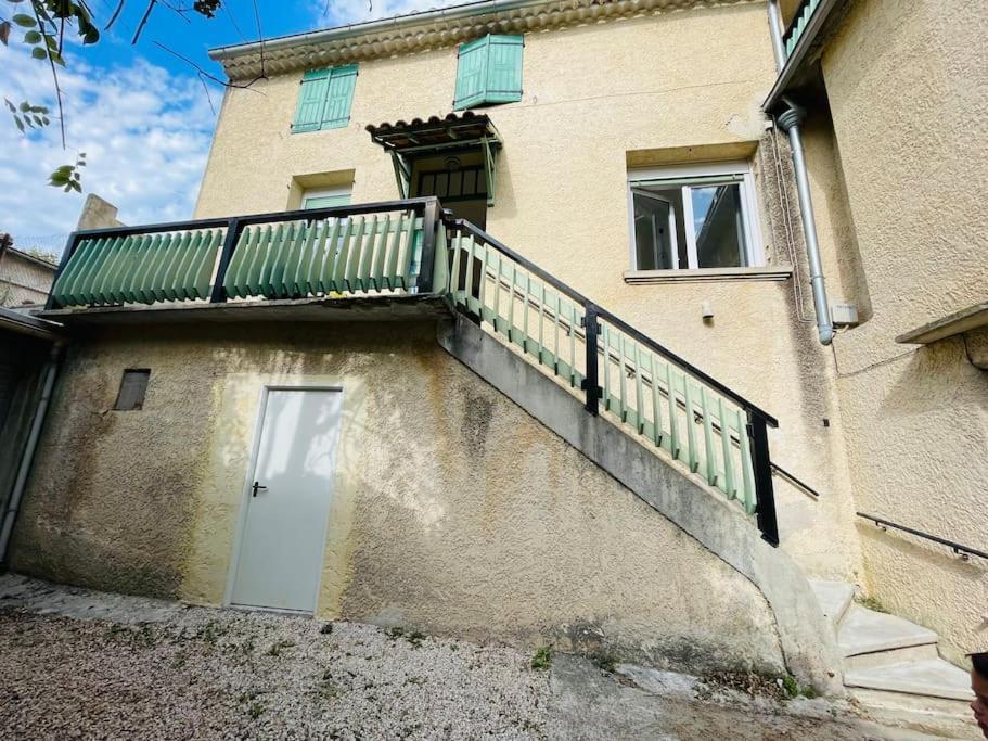 Chez Leo I - Appartement T2 Proche Tricastin Bollene Bagian luar foto