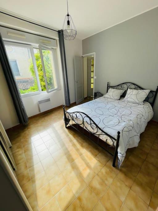 Chez Leo I - Appartement T2 Proche Tricastin Bollene Bagian luar foto
